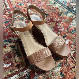 NOWT- Lucky Brand Wedge Sandals - 9.5